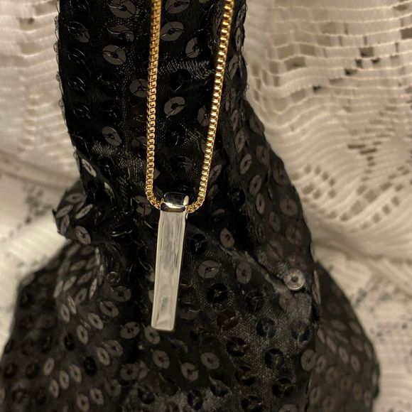 NWT 👄 SLEEK ARROW TRENDY BAR NECKLACE GOLD CHAIN AND SILVER BAR SUPER SEXY - Picture 10 of 11
